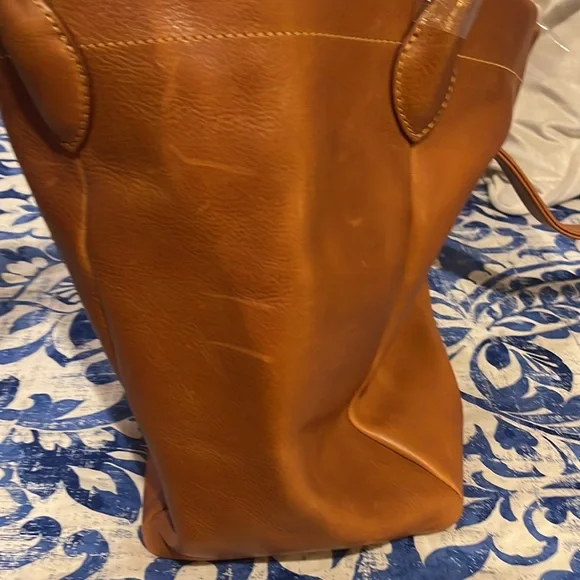 Florentine Dooney and Bourke - Picture 13 of 13
